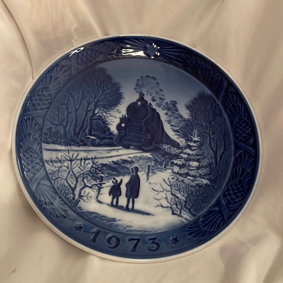 Royal Copenhagen Other - Vintage 1973 Royal Copenhagen Christmas plate